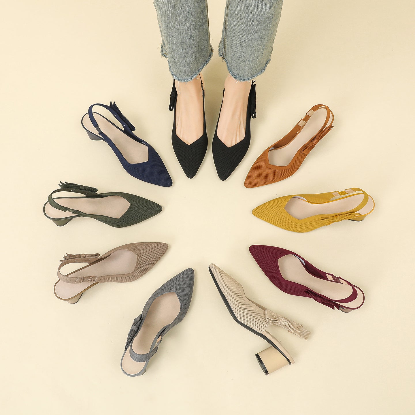 上品な尖頭デザインの後ろリボン付き太ヒールサンダル