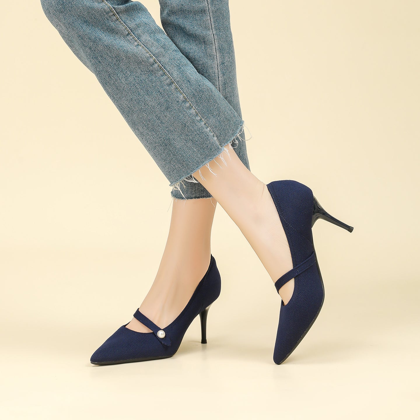 尖頭リボン付き斜めストラップパンプス 7cmヒール