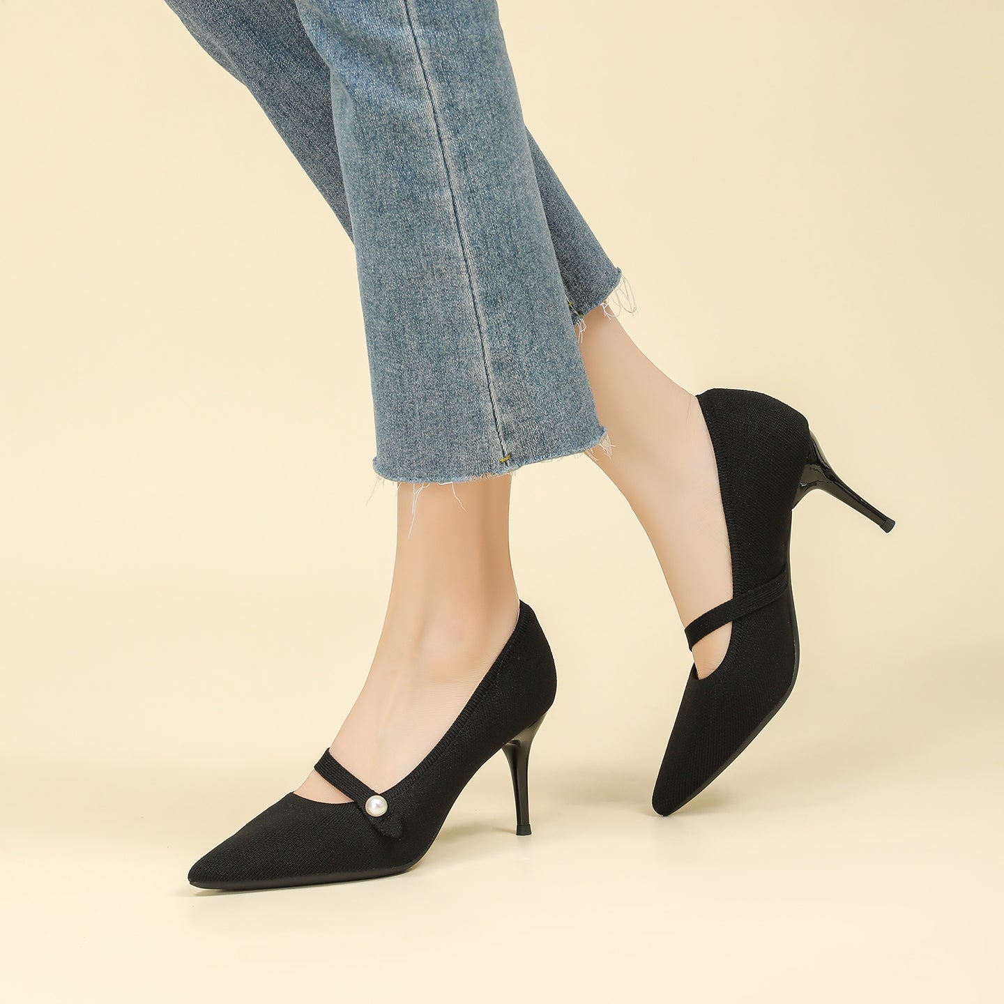 尖頭リボン付き斜めストラップパンプス 7cmヒール