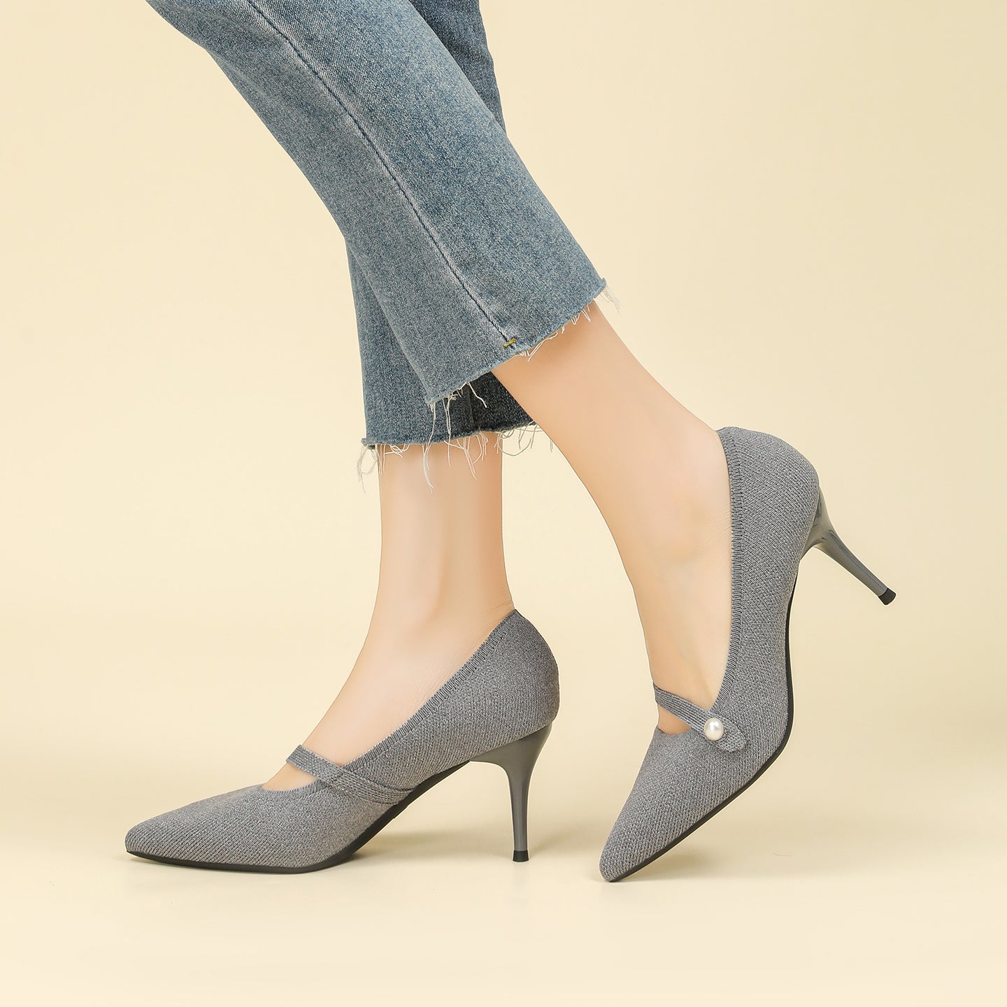 尖頭リボン付き斜めストラップパンプス 7cmヒール