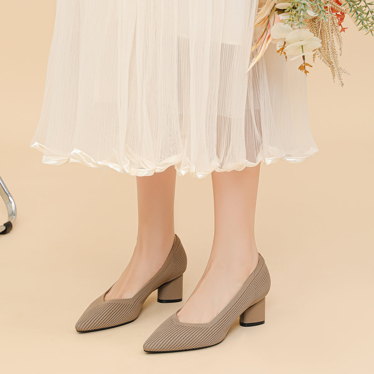尖トゥVカット太ヒールパンプス(6cmヒール)