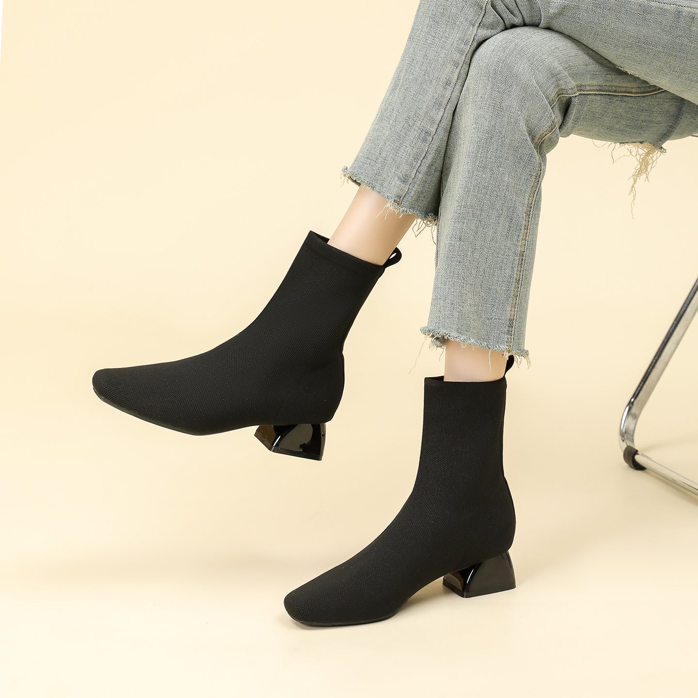 秋冬用粗ヒールショートブーツ