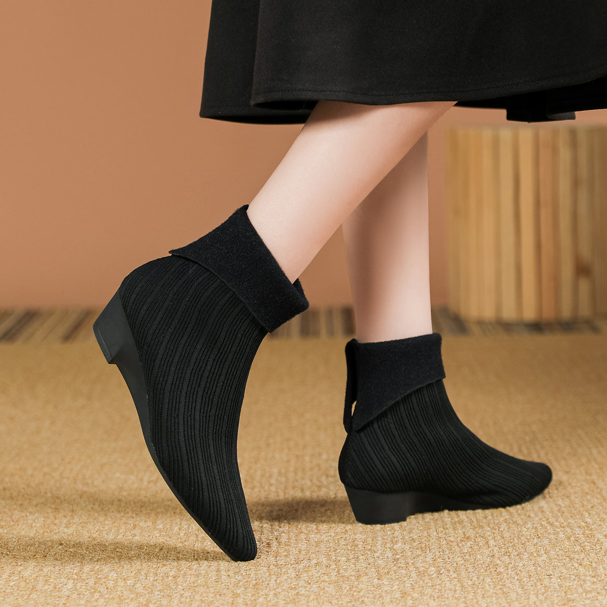 尖頭フレアカフススエード風ウェッジブーティ