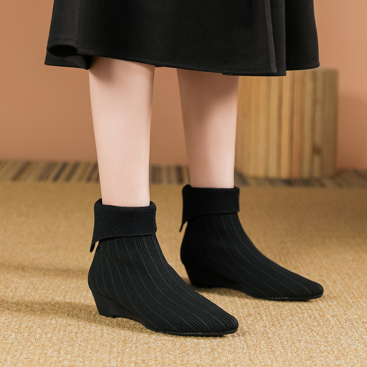 尖頭フレアカフススエード風ウェッジブーティ