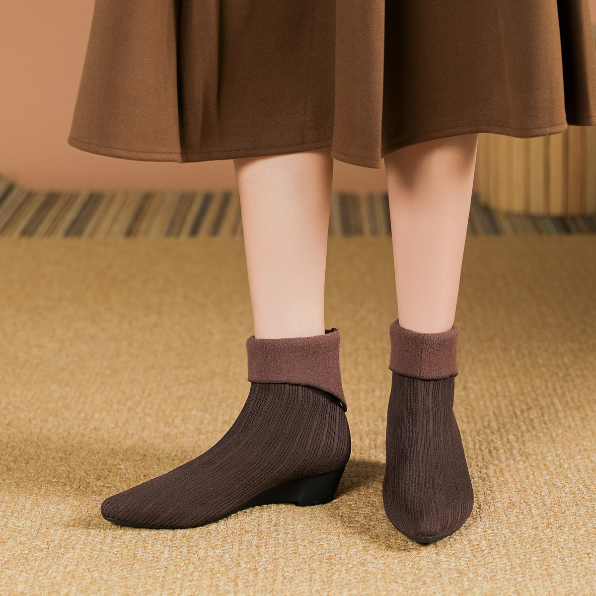 尖頭フレアカフススエード風ウェッジブーティ