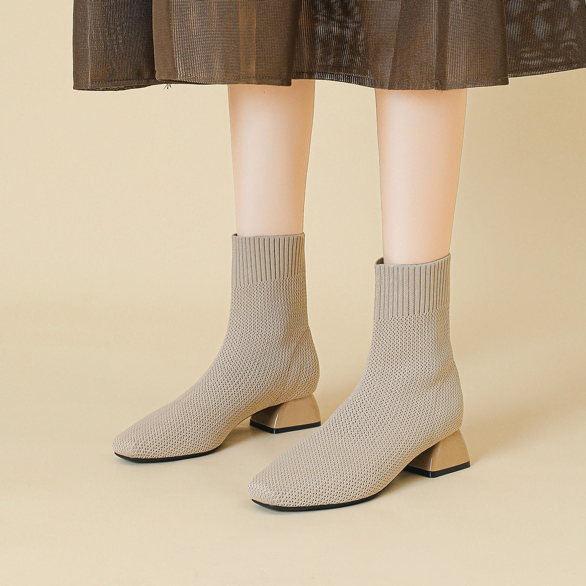 スクエアトゥ通気性ファブリック3cmヒールショートブーツ