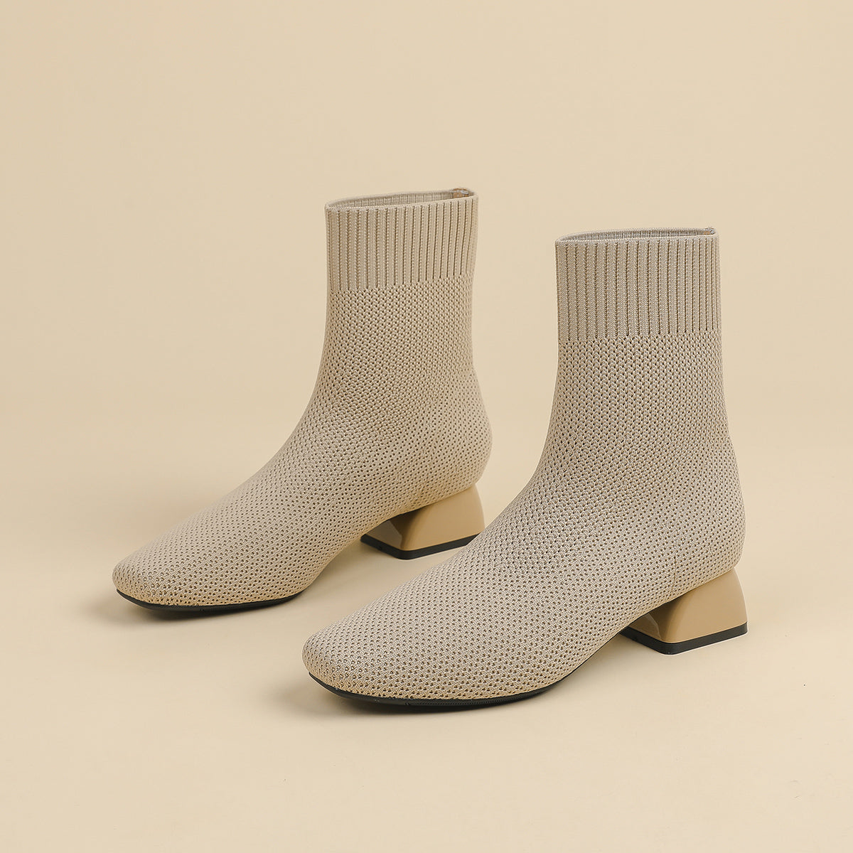 スクエアトゥ通気性ファブリック3cmヒールショートブーツ
