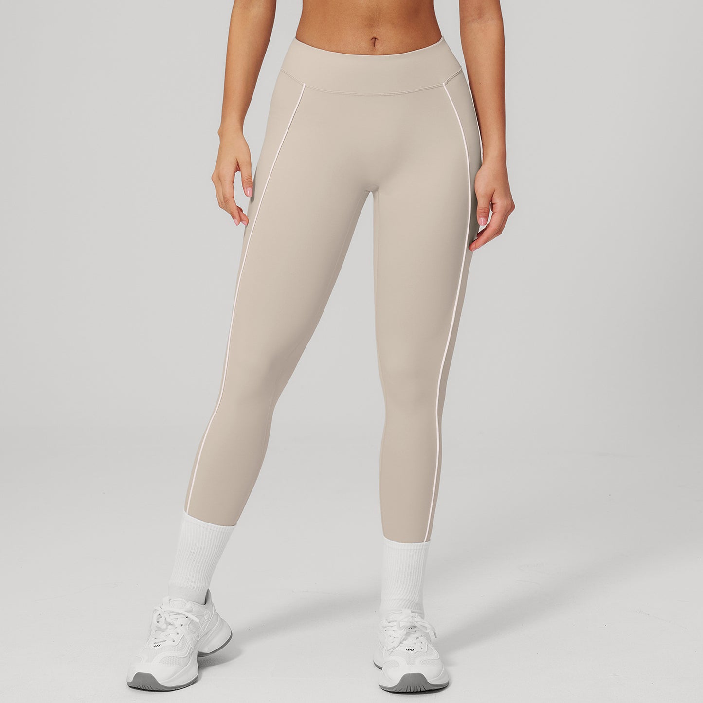 Contrast-Stitch Mid-Rise Sculpting Leggings