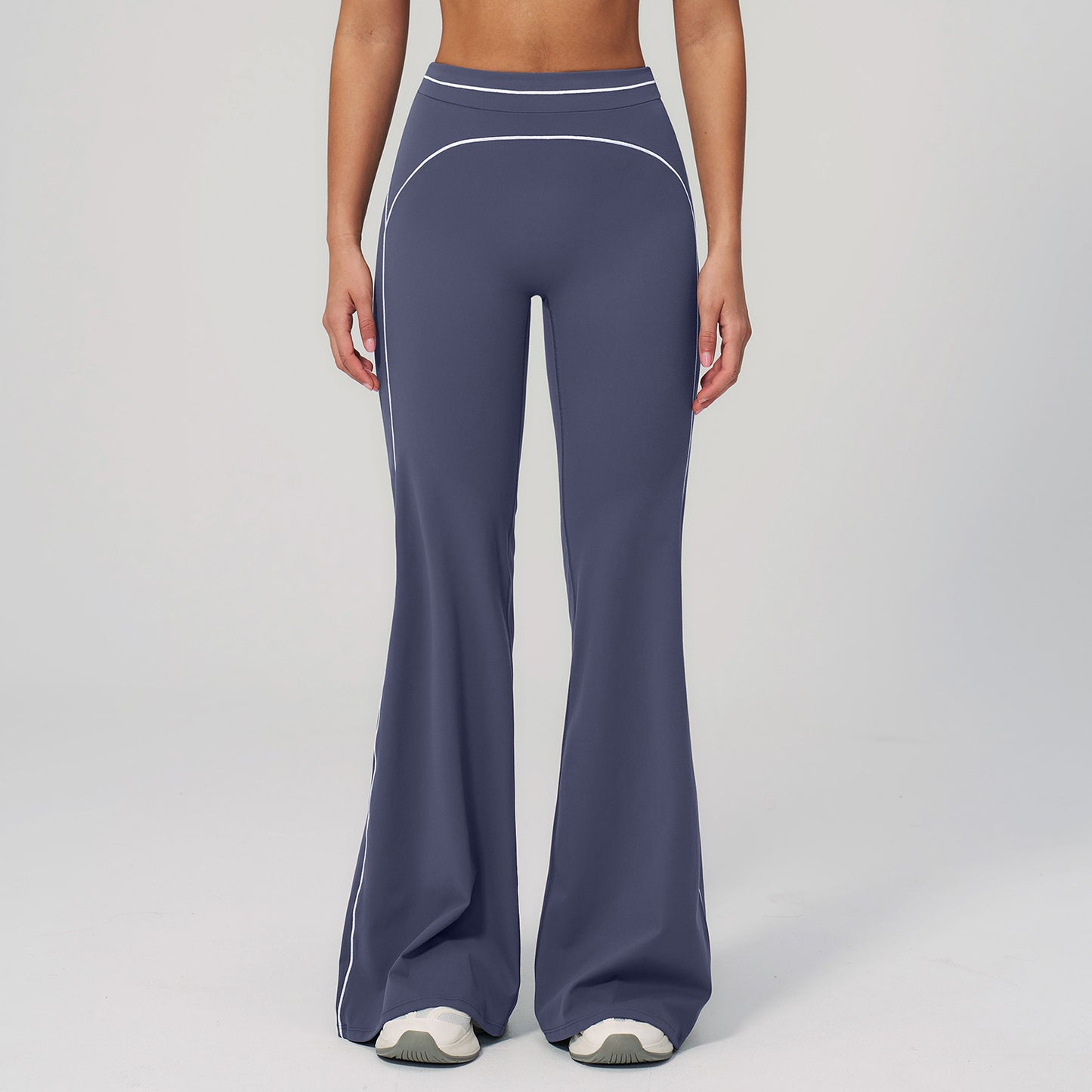 Contrast-Stitch Straight Leggings