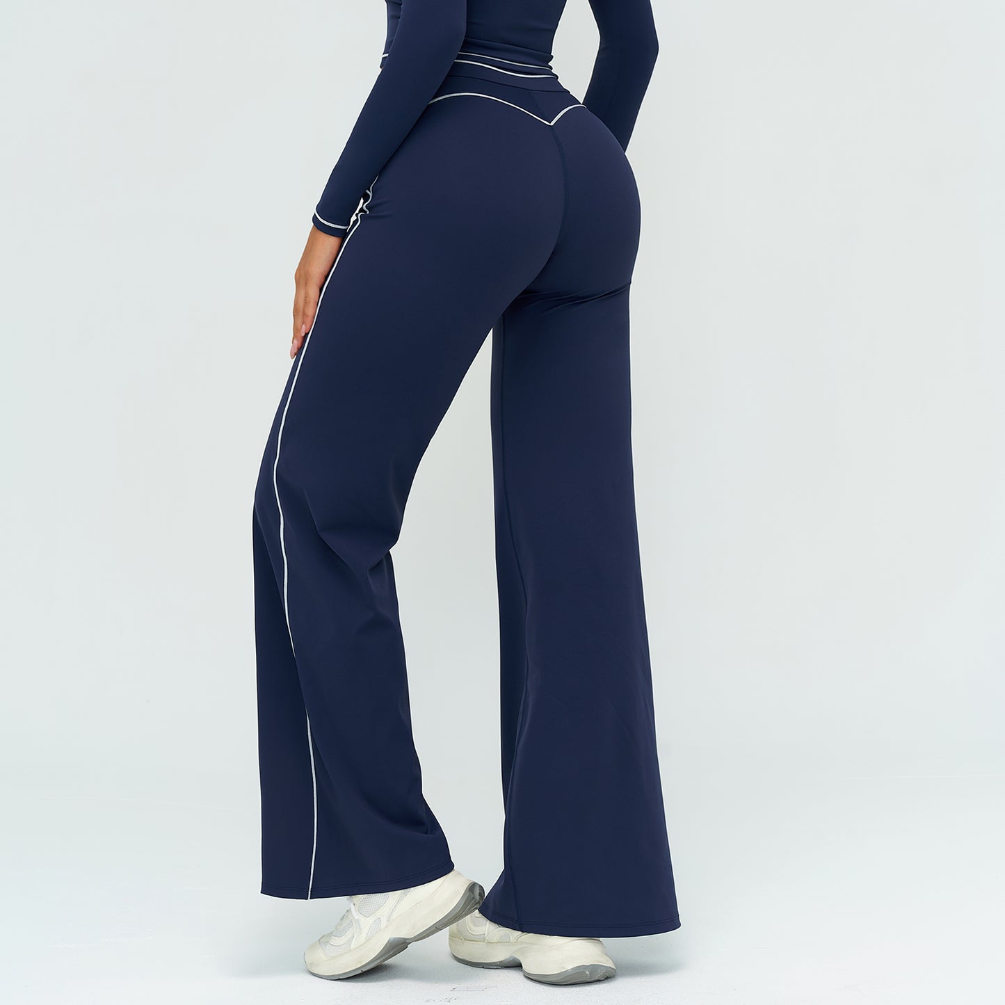 Contrast-Stitch Straight Leggings