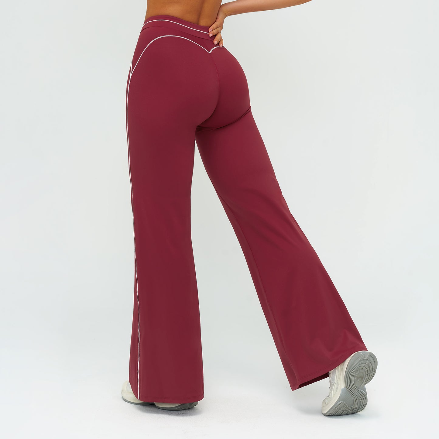 Contrast-Stitch Straight Leggings