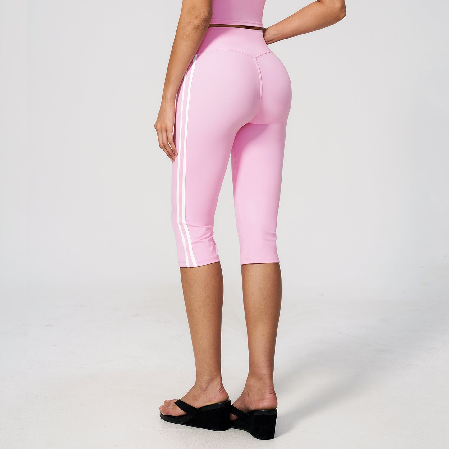 Side Stripe Sculpting Capri Leggings