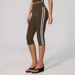 Side Stripe Sculpting Capri Leggings