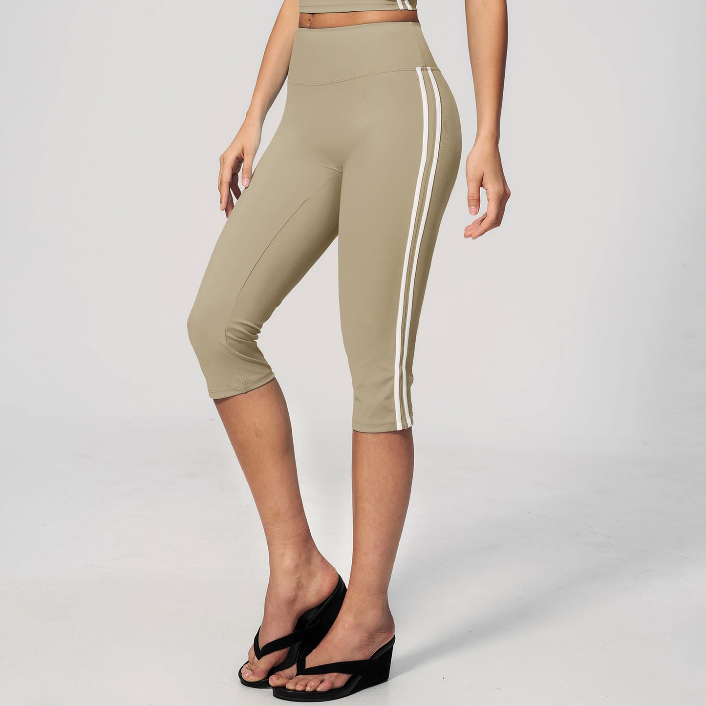 Side Stripe Sculpting Capri Leggings