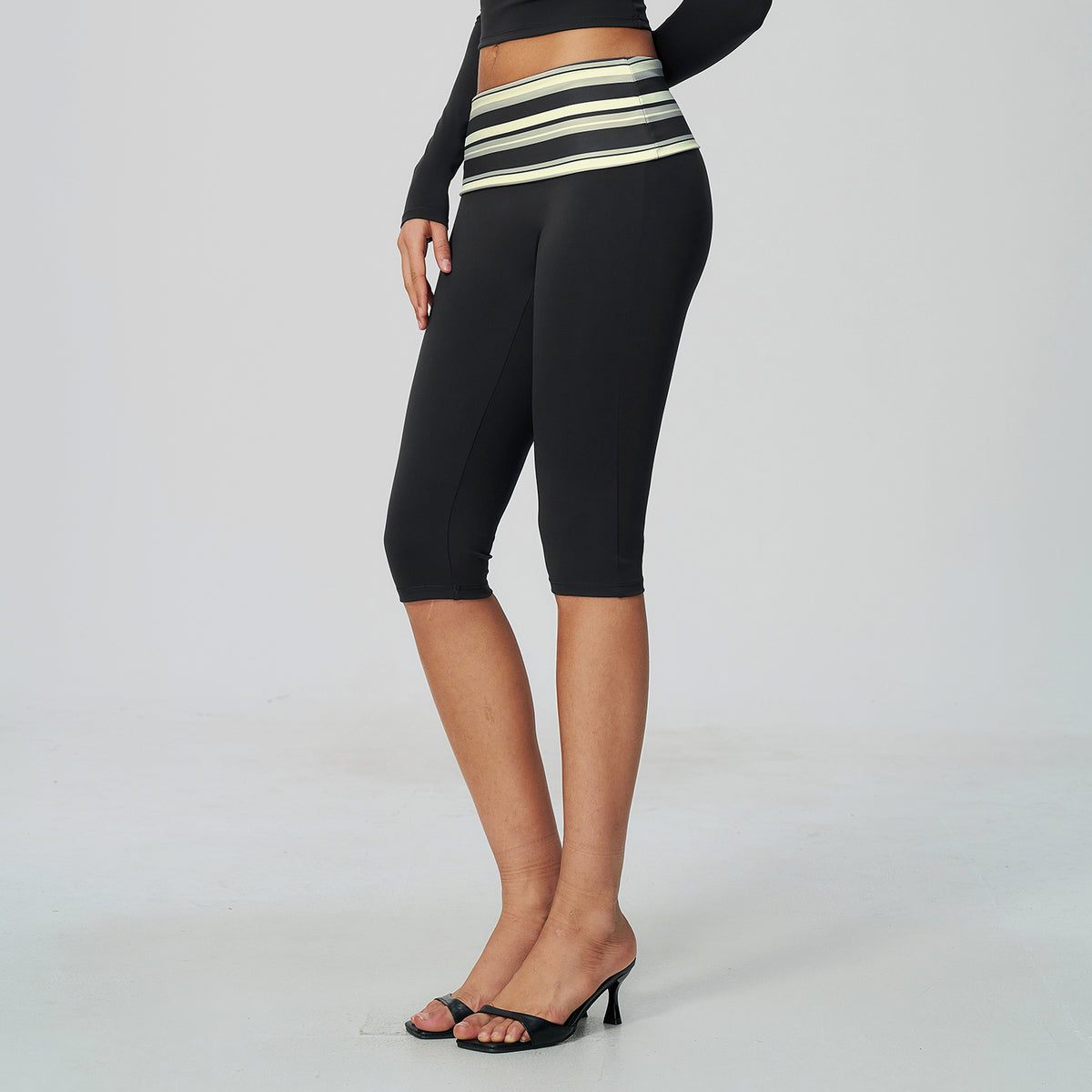Contrast Foldover Waist Capri Leggings