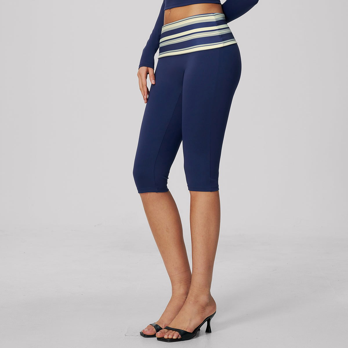 Contrast Foldover Waist Capri Leggings