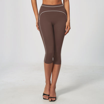 Contrast Stitching Sculpting Capri Leggings