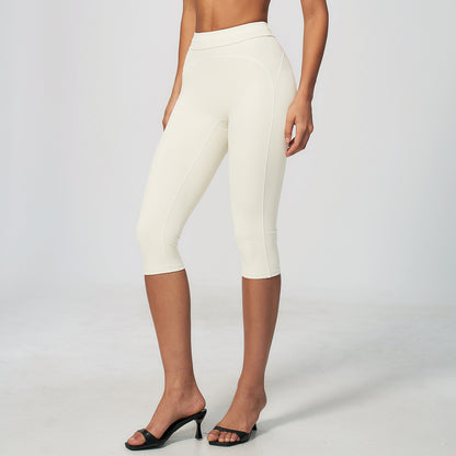 Contrast Stitching Sculpting Capri Leggings