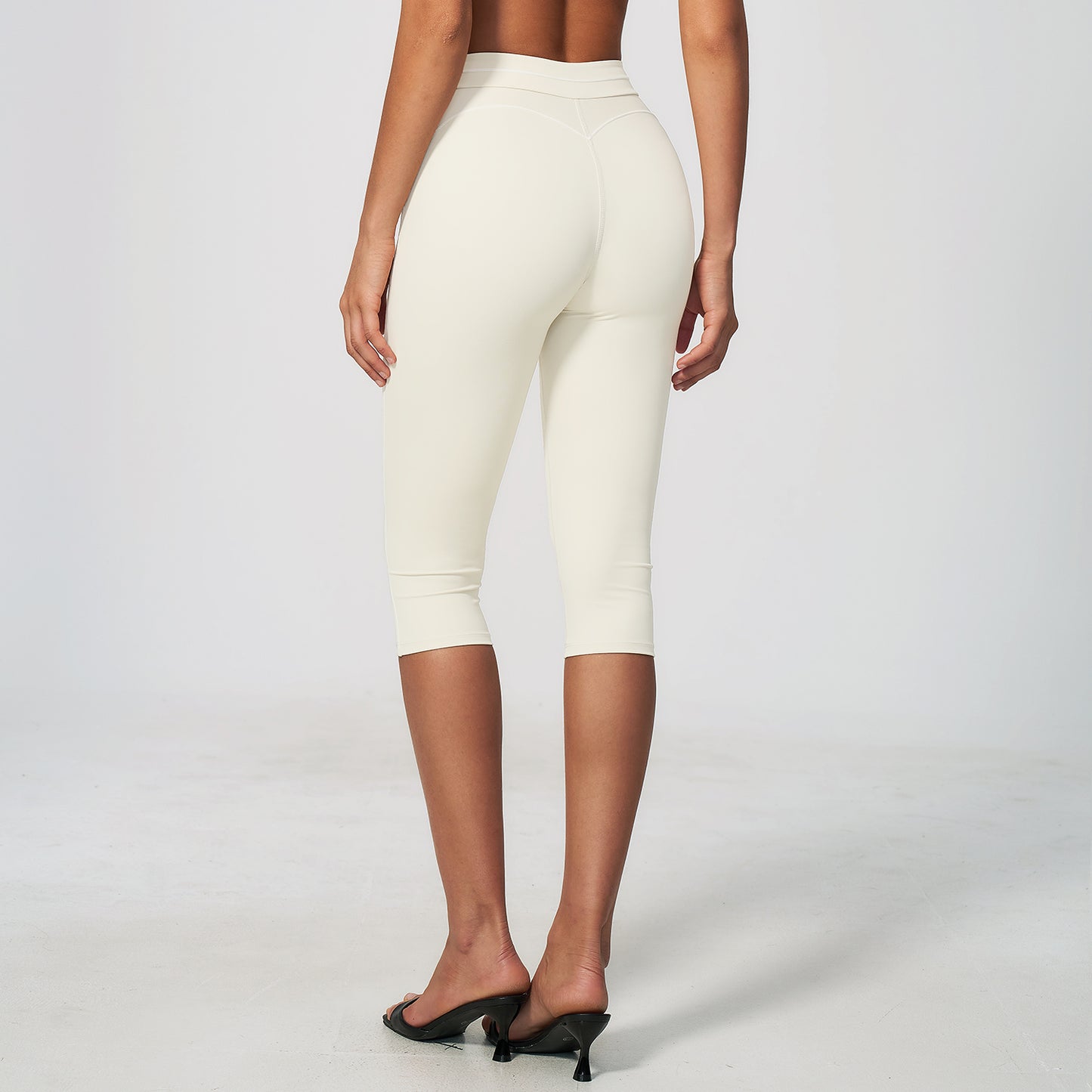 Contrast Stitching Sculpting Capri Leggings