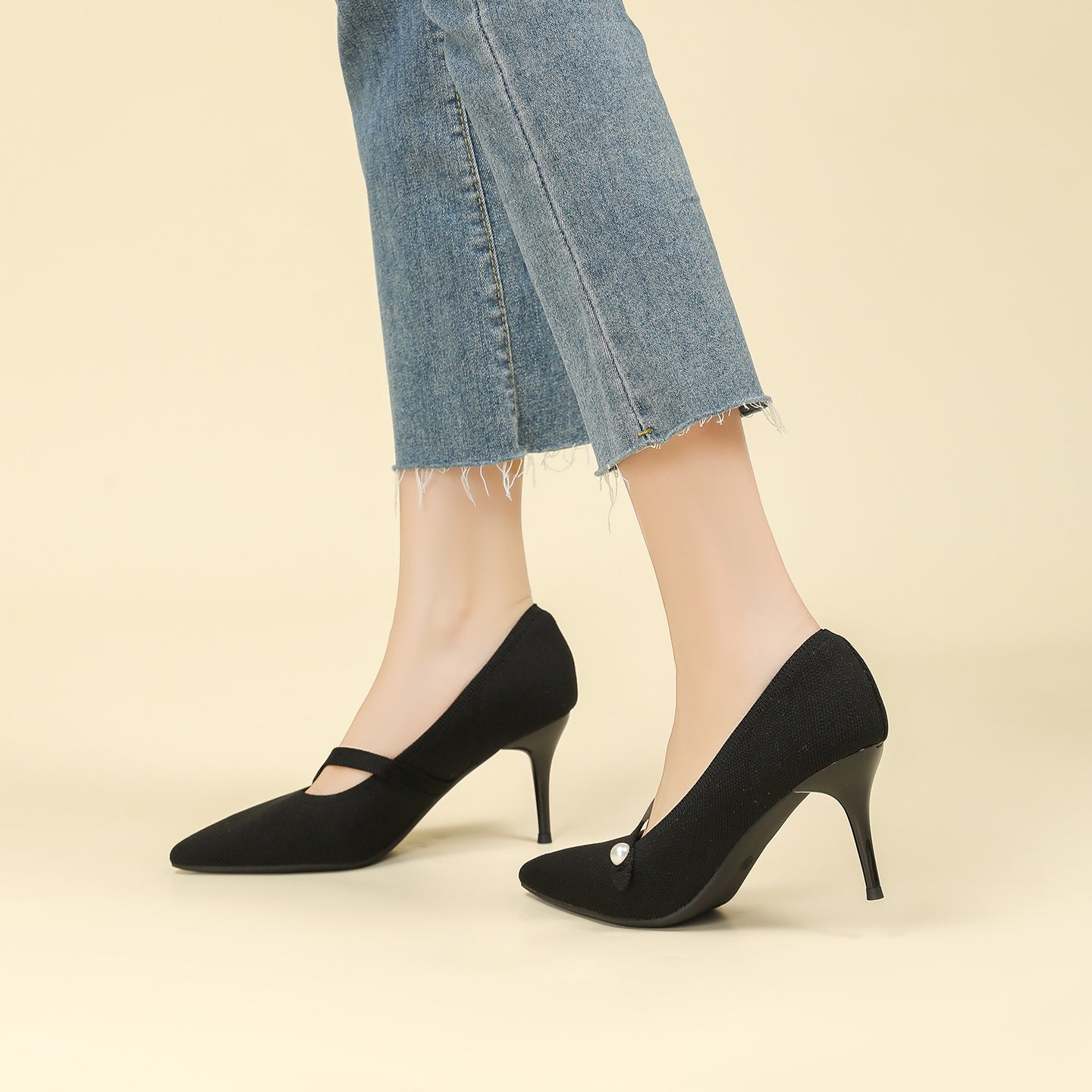 尖頭リボン付き斜めストラップパンプス 7cmヒール