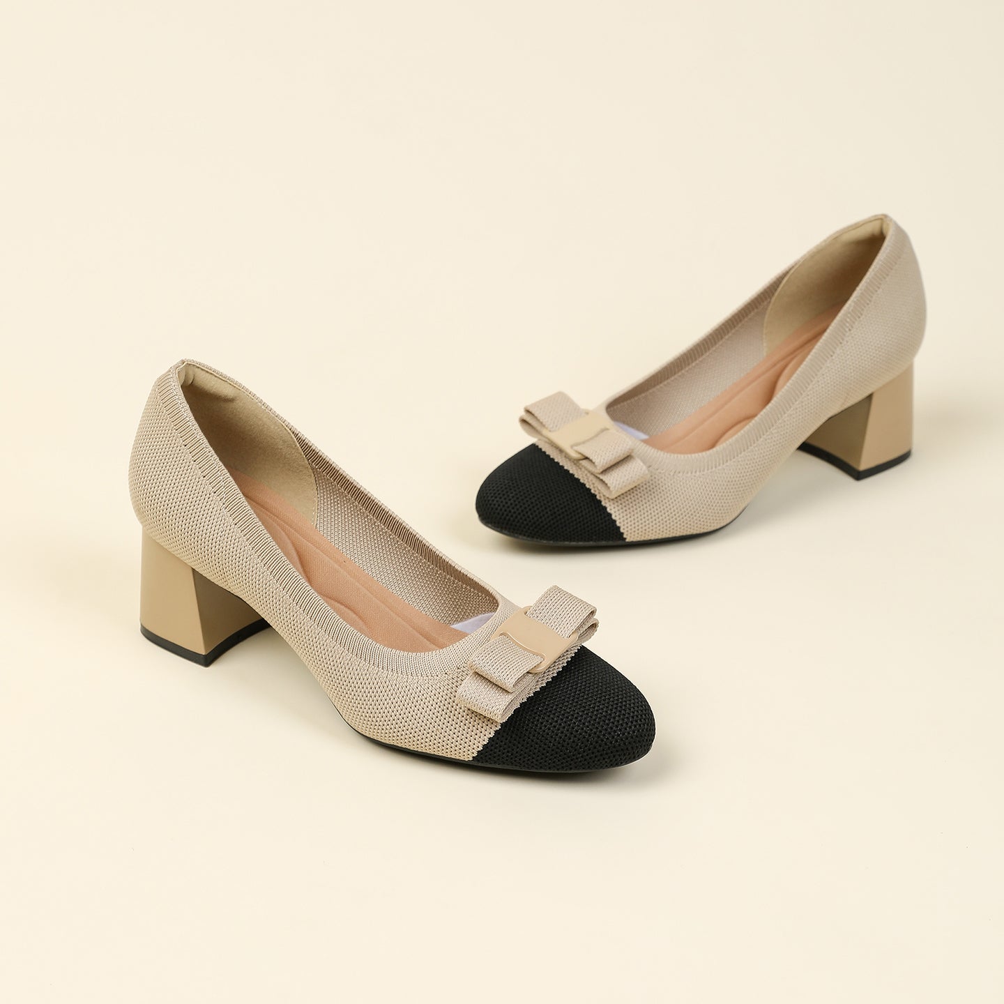 リボン付きチャンキーヒールパンプス