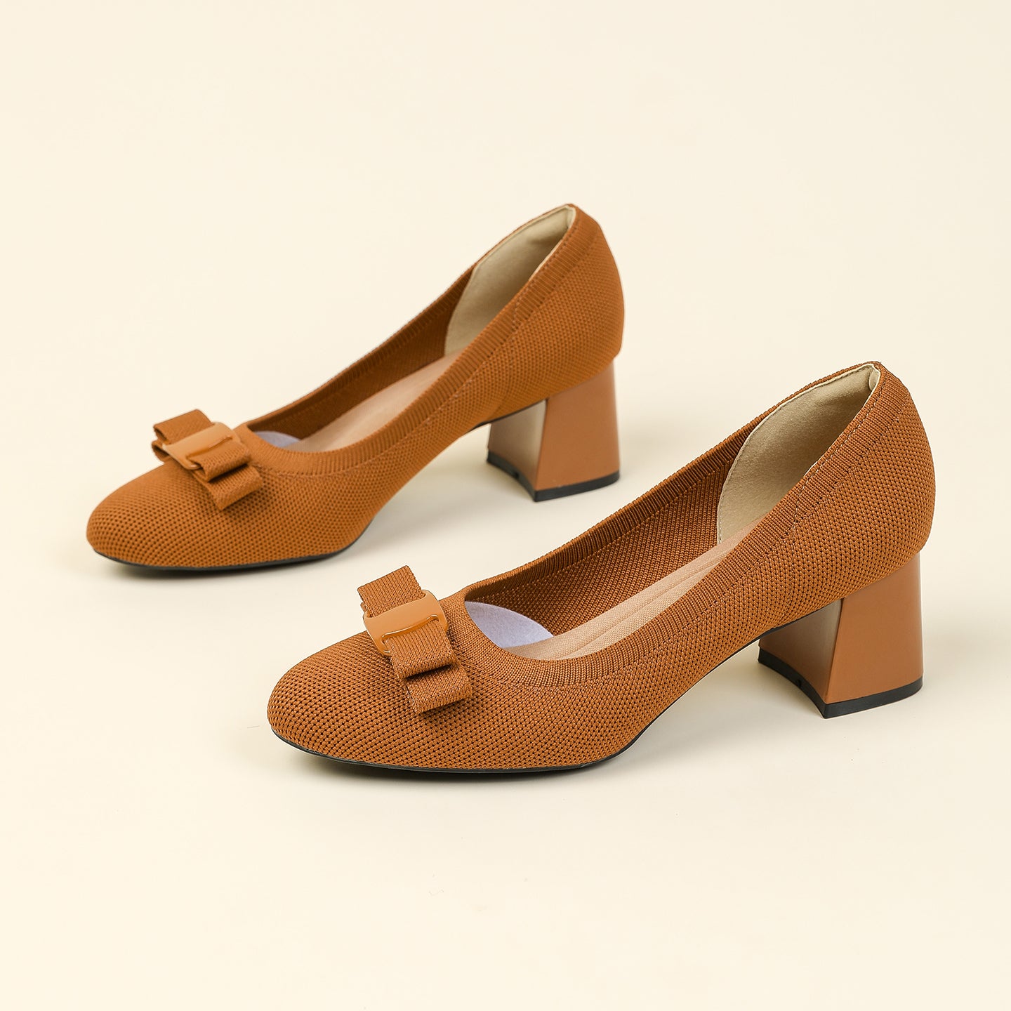 リボン付きチャンキーヒールパンプス