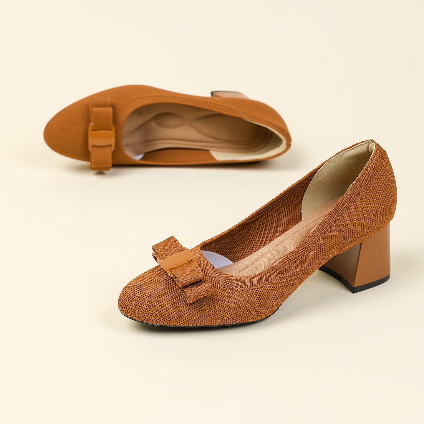 リボン付きチャンキーヒールパンプス