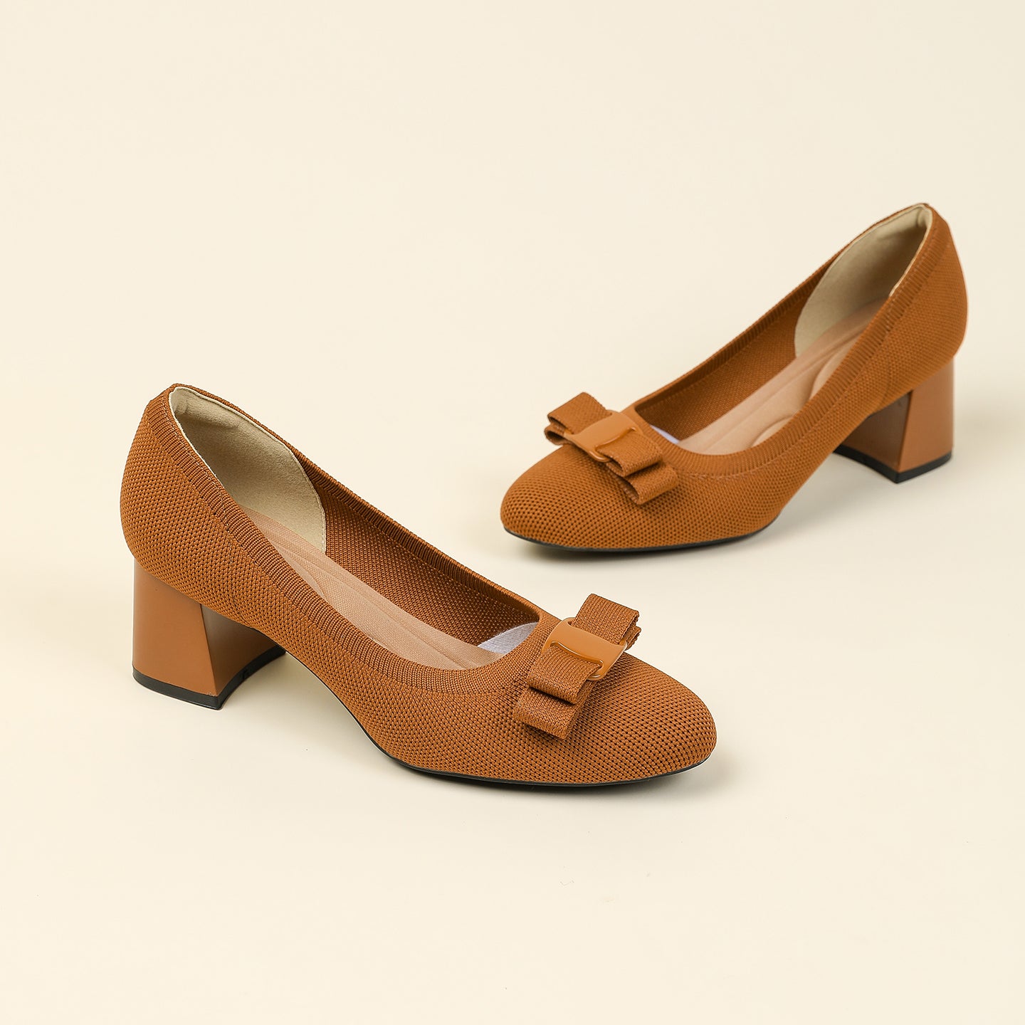 リボン付きチャンキーヒールパンプス