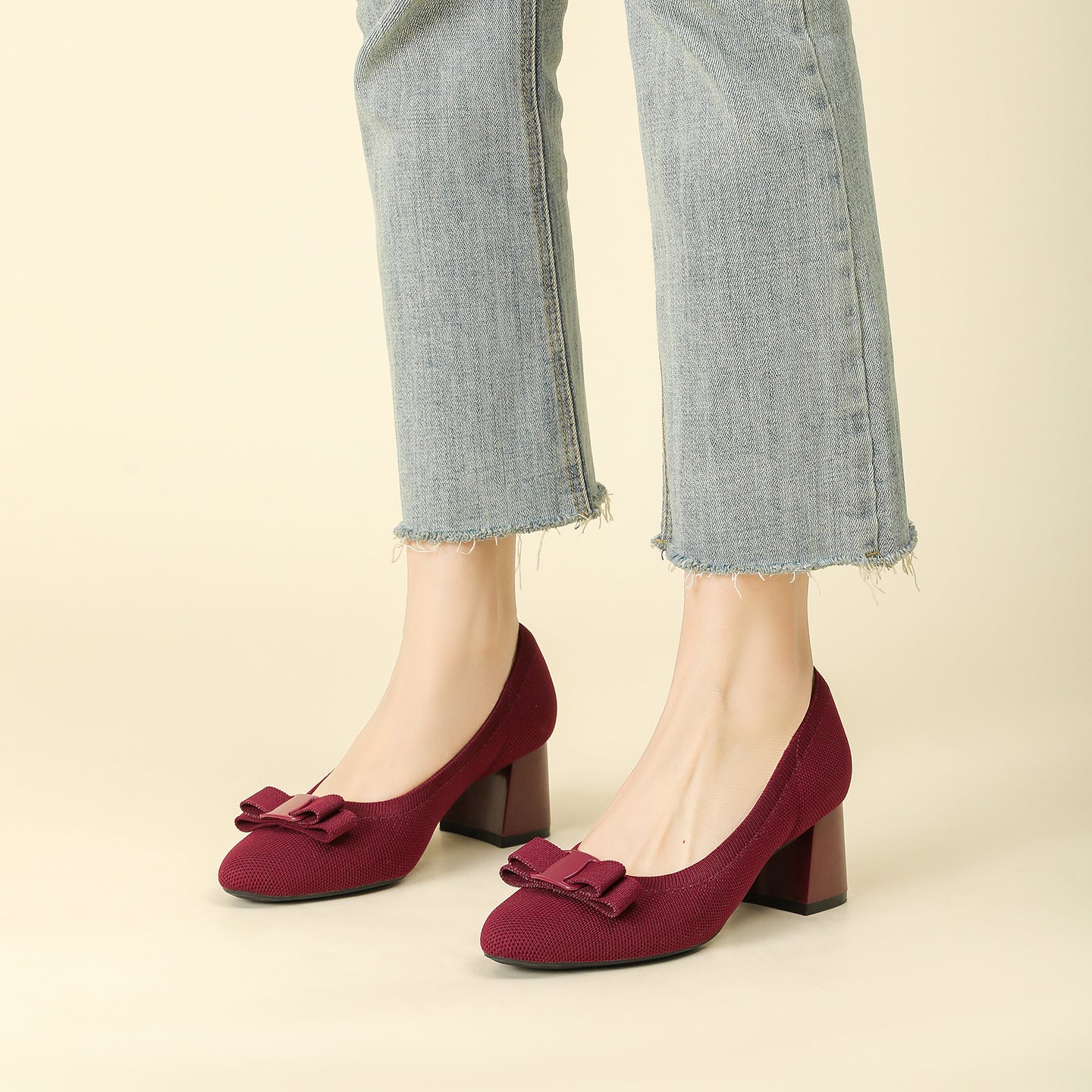 リボン付きチャンキーヒールパンプス