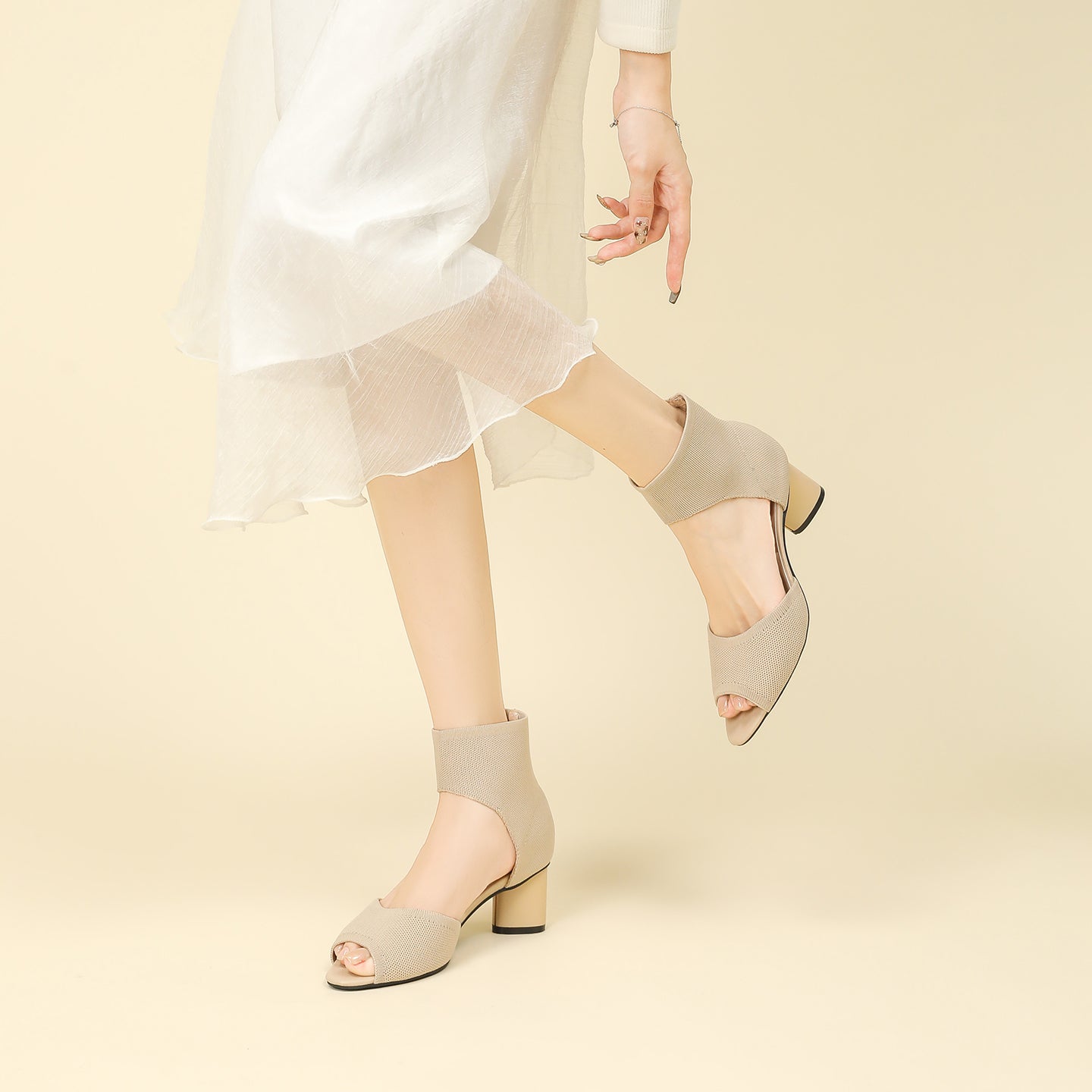 オープントゥ ポインテッドトゥ サンダル