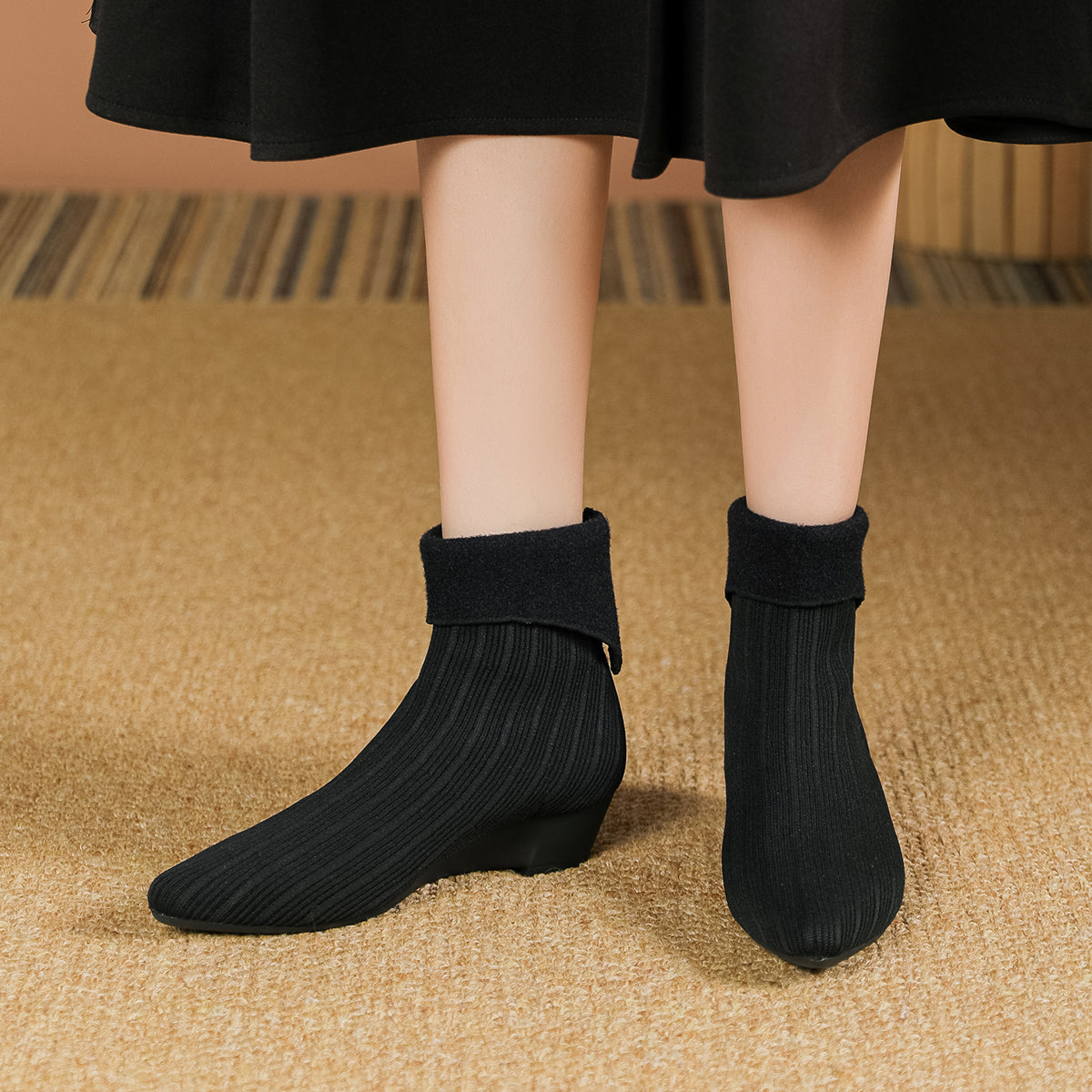 尖頭フレアカフススエード風ウェッジブーティ