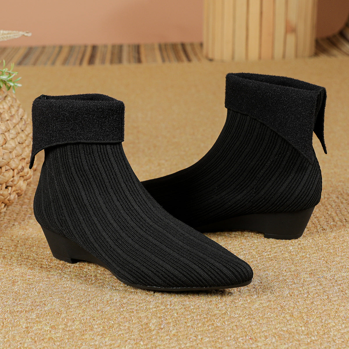 尖頭フレアカフススエード風ウェッジブーティ