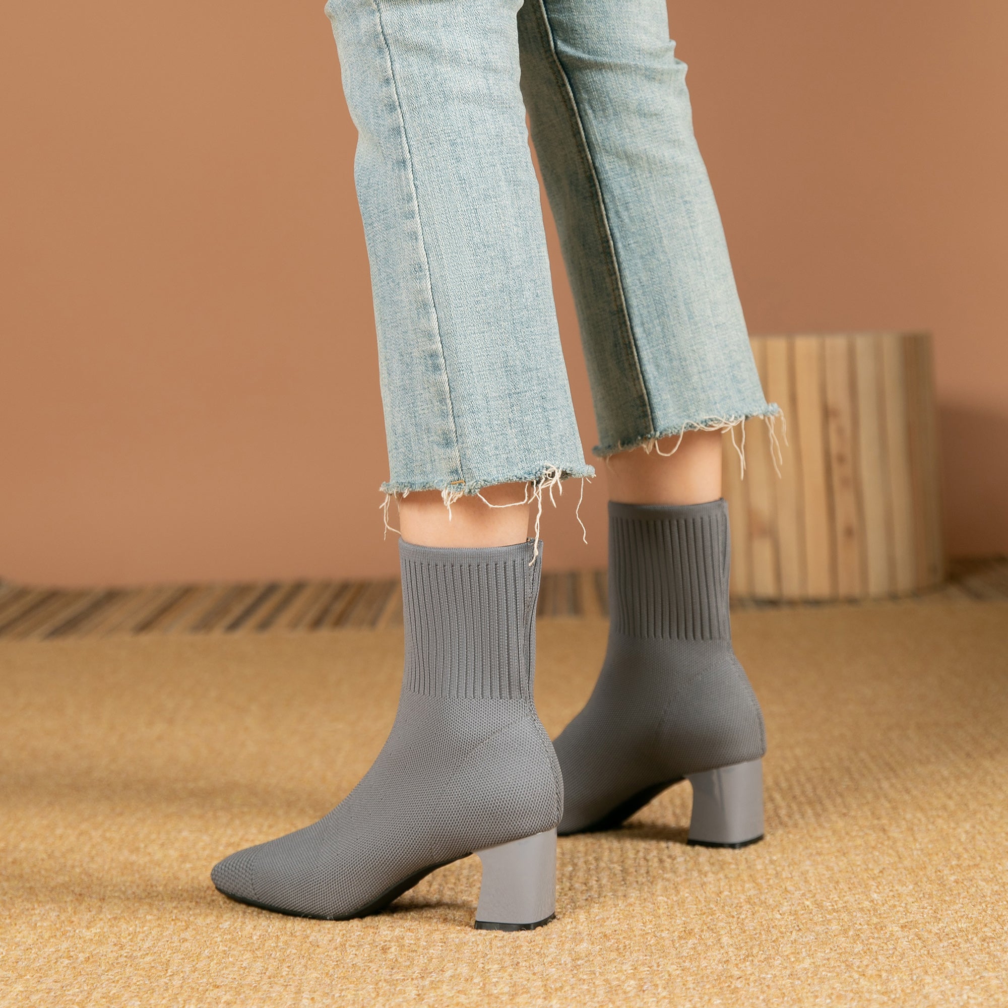 スクエアトゥ太ヒールニットソックスブーツ ショートブーツ